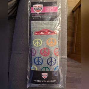 Gray Peace Sign Pocket Socks
